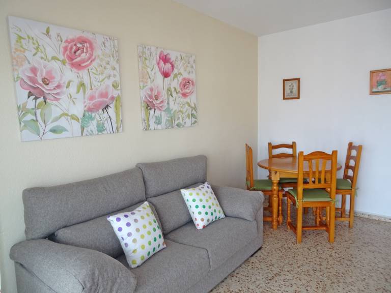 Wonderful holiday apartment with garden, patio & pool | Close to the beach | Dogs allowed — photo 4
