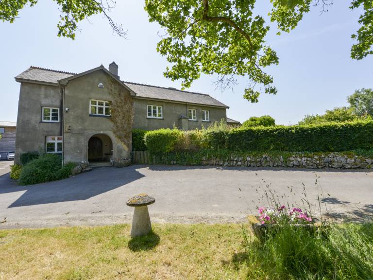 Cottage with pool & garden | Beach view — photo 3