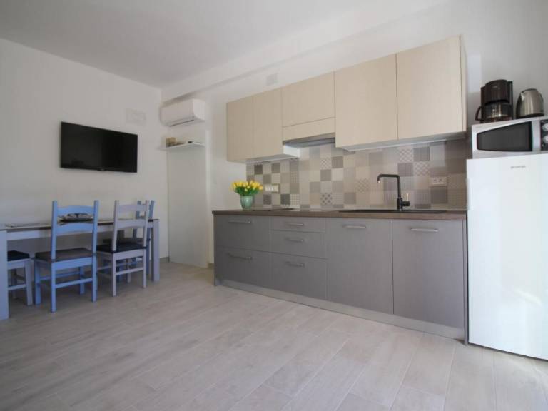 Apartment with grill, terrace & yard | Nature view | Pets allowed — photo 4