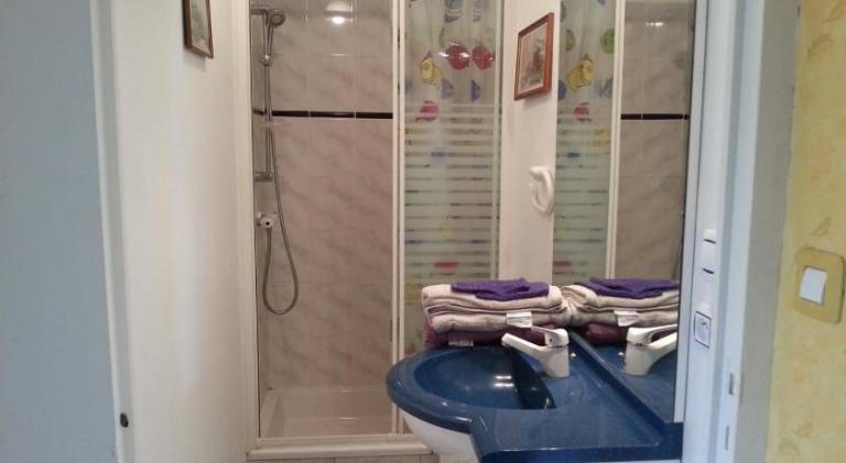 Rental apartment with patio — photo 5