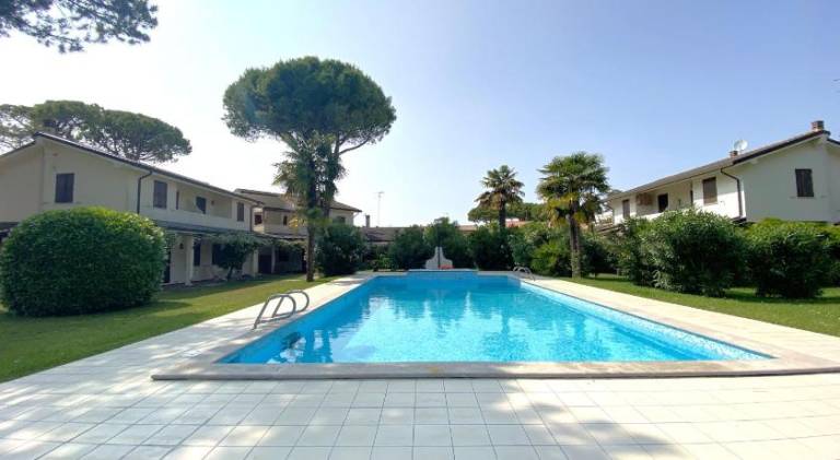 Nice holiday apartment with pool | Beach nearby | Pets allowed in Caorle