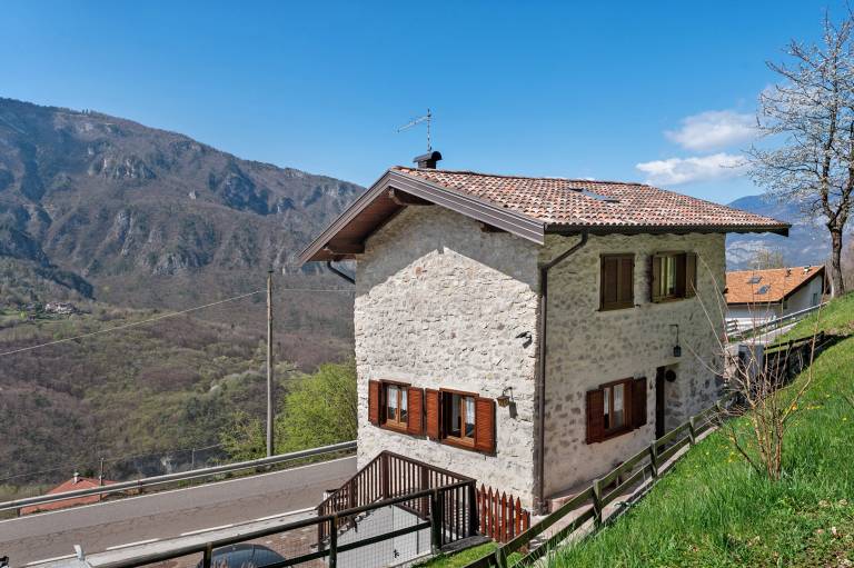House with garden, private pool & grill | Mountain view in Folgaria