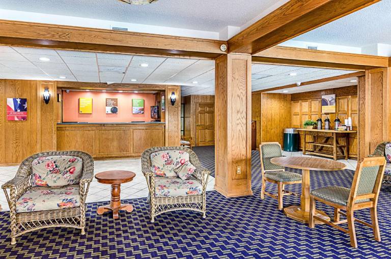 Travelodge by Wyndham Roanoke — photo 4