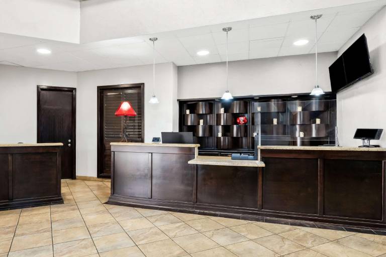 SureStay Plus by Best Western Lubbock Medical Center — photo 5