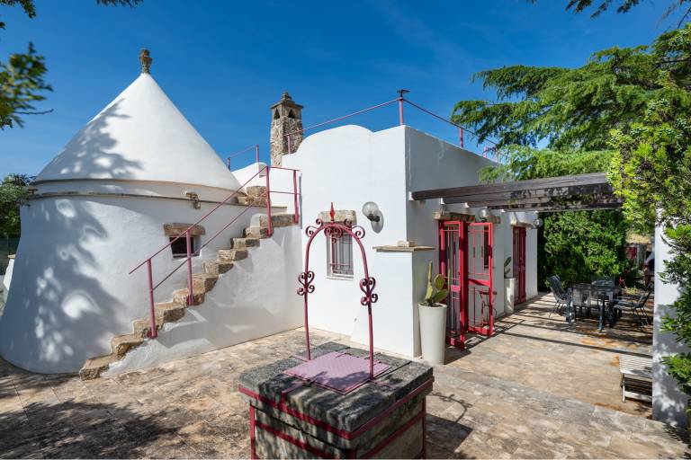 Cottage with yard, patio & fast internet | Garden view in Ostuni