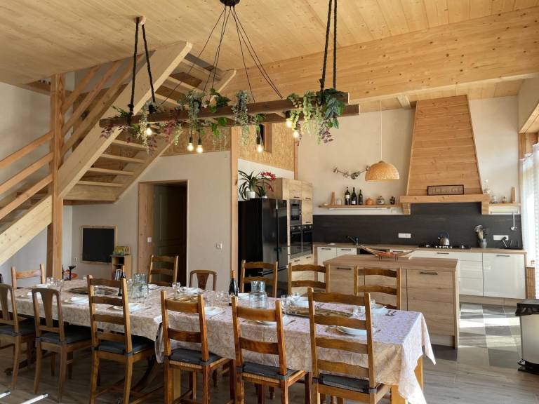 Gite with garden, terrace & pool | Dogs allowed in Vichy