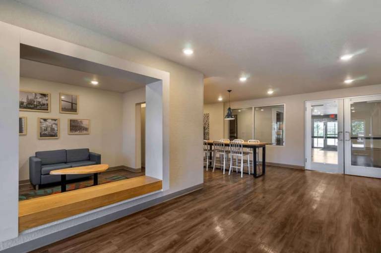 Extended Stay America Select Suites Tampa Brandon East