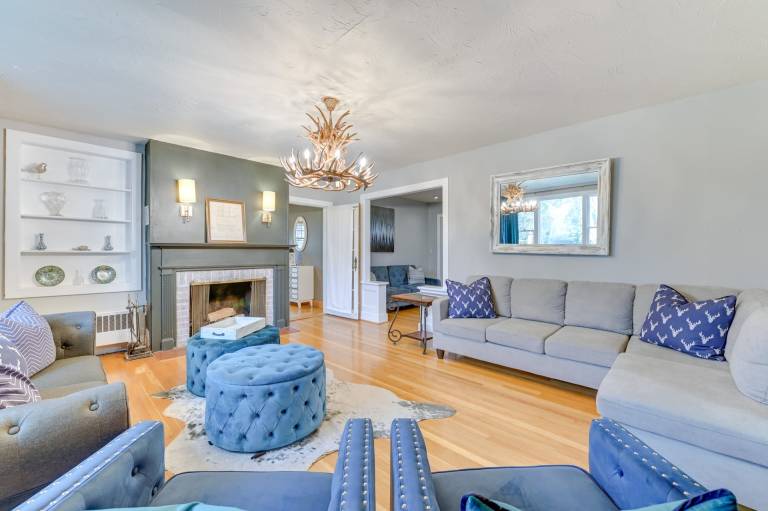 Slope View: Luxe Windham NY Resort Ski and Golf House in Windham, NY