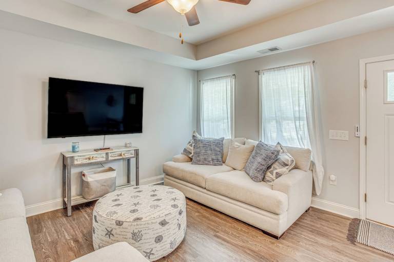 Cottage Oak Island
