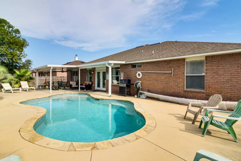Outdoor Oasis Group Getaway in Pensacola