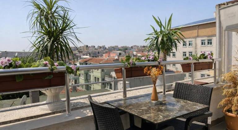Nice serviced apartment with patio | Next to Taksim Square | Dogs allowed — photo 3