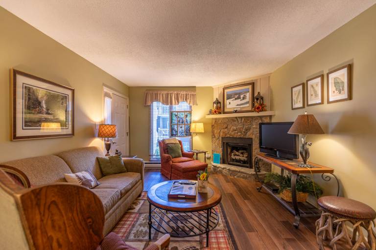 Condo with terrace — photo 3