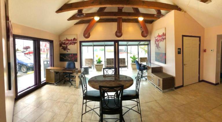 APM Inn and Suites — photo 3