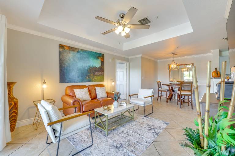 Centrally Located Orlando Apt w Pool Access