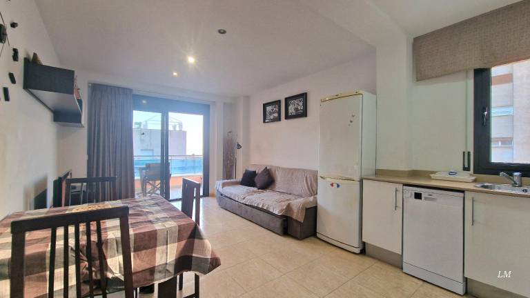Apartment with patio — photo 2