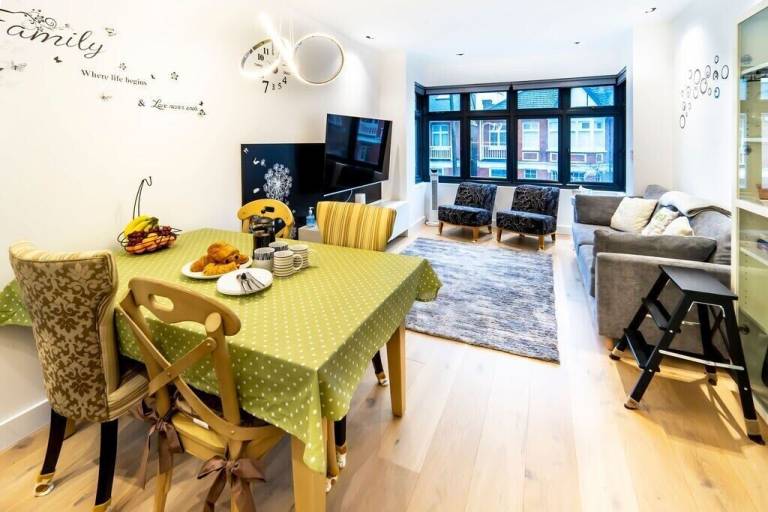 Apartment Ealing