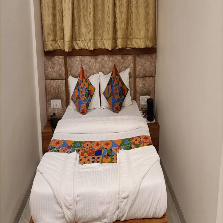 Hotel Adiraj Residency