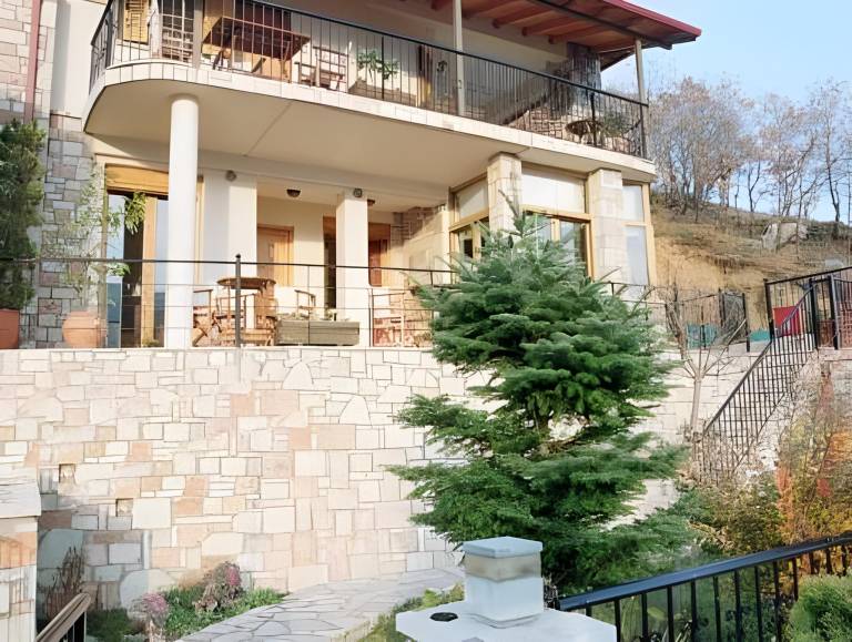 Guesthouse Irida in Lake Plastiras