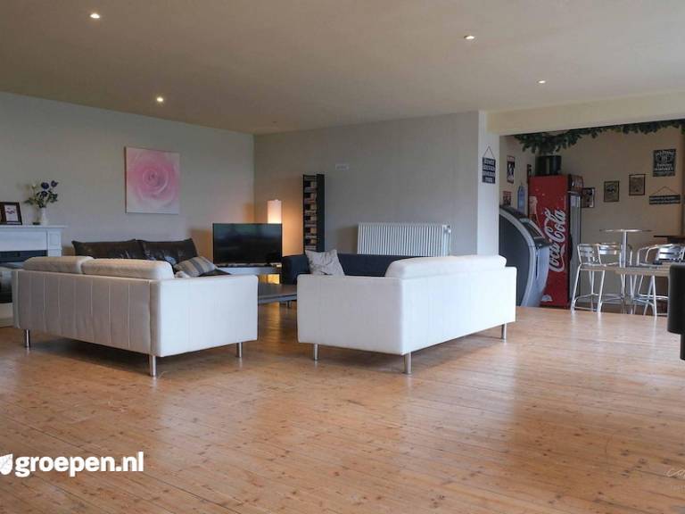 Fully equipped nice vacation home with patio | Pets allowed — photo 2