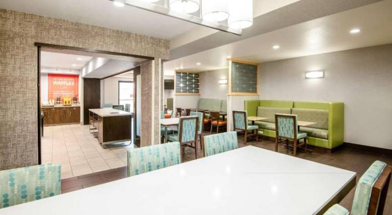 Hampton Inn & Suites Las Vegas/Henderson — photo 3