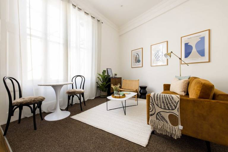 Spacious Earls Court Apt Office & Rear Terrace