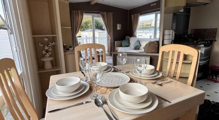 Welsh Bayview Retreat 2-Bed Caravan & 2-Bed Chalet at Clarach Bay Holiday Village — photo 3