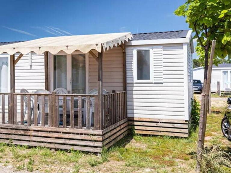 Mobile home with patio & pool — photo 4