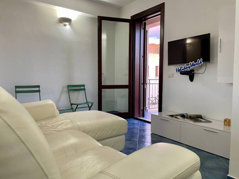 Rental apartment with patio — photo 3