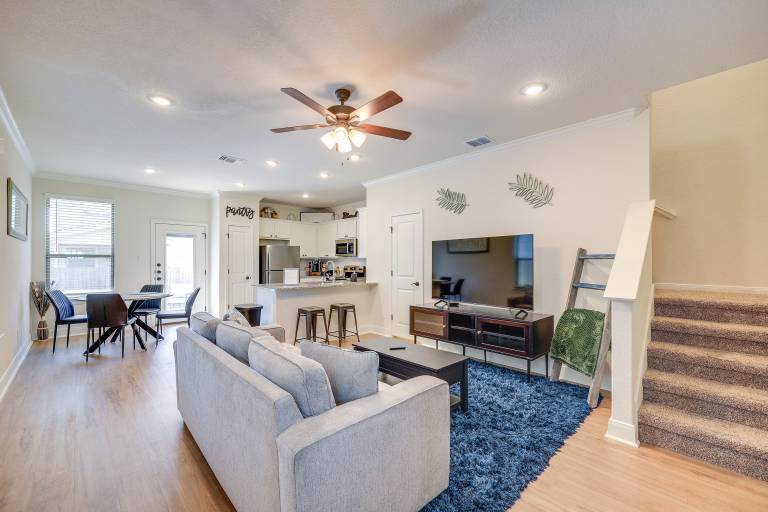 7 Mi to Lackland AFB Family Home w Patio & Yard