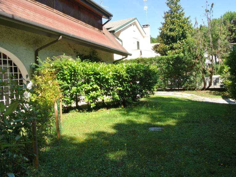 Beautiful apartment with yard & terrace | Close to the beach | Pet-friendly in Udine