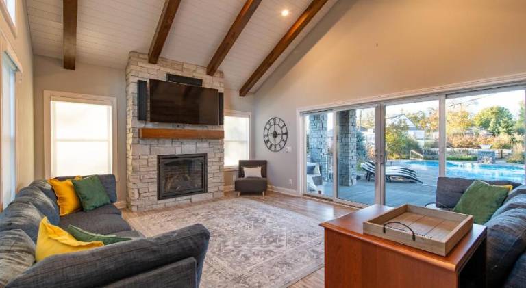 Vacation home with hot tub & pool — photo 3
