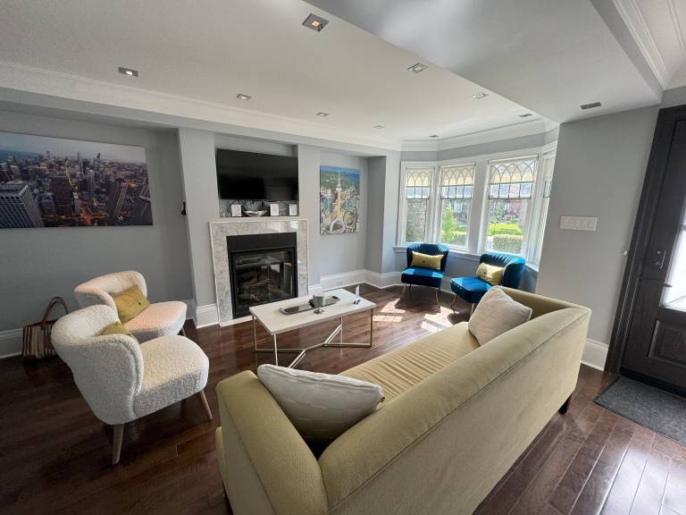 Hus Leaside