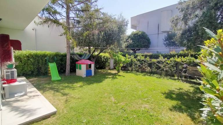 Rental apartment with barbecue & yard — photo 2