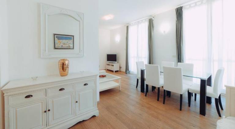 Rental apartment with yard & terrace in Bologna