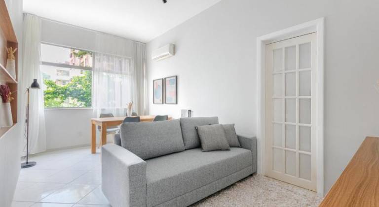 Apartment with 2 rooms for 4 persons in Leme