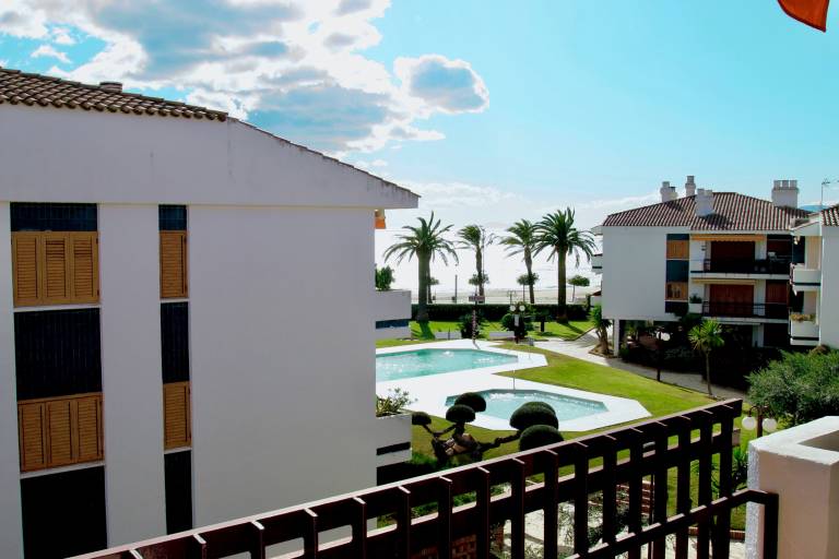 Family-oriented rental apartment with pool & terrace | Close to the beach | Pet-friendly — photo 2