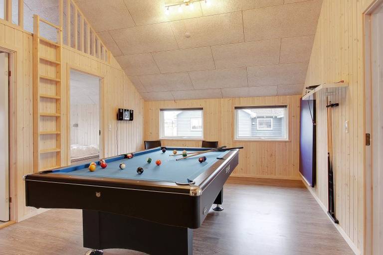 Fully equipped spacious house with pool, sauna & patio | Pets are welcome — photo 3