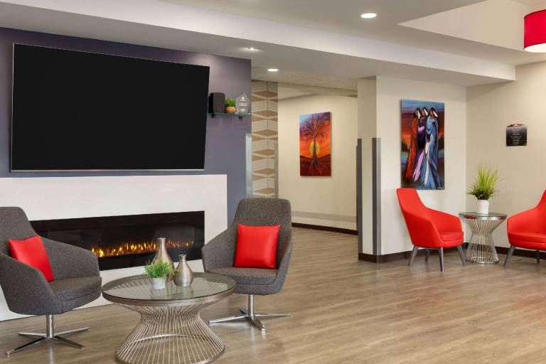 Microtel Inn and Suites by Wyndham Val d Or — photo 4
