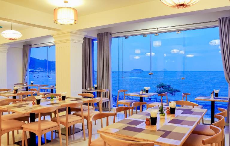 May Ngu Sac - Iridescent Clouds Hotel in Nha Trang — photo 2