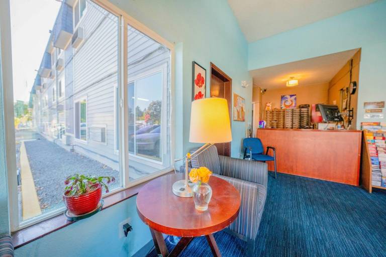 Unicorn Inn by OYO Portland — photo 2