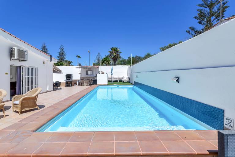 Vacation Home 'Villa Con Piscina Privada' with Private Pool, Private Terrace and Wi-Fi in San Bartolomé de Tirajana