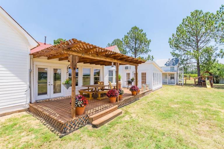 House with terrace — photo 3