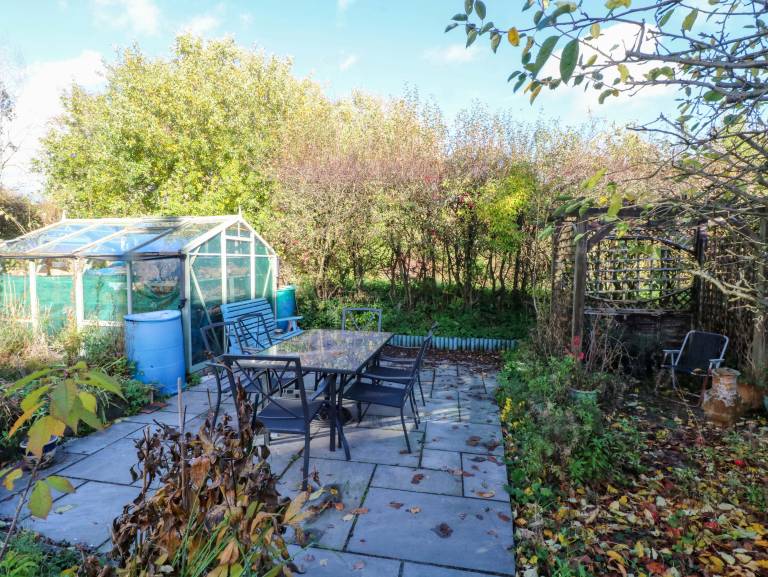 Child-friendly wonderful cottage with patio & garden | Pets are welcome in Derby