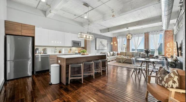 Apartment with pool | Close to Pioneer Park — photo 3
