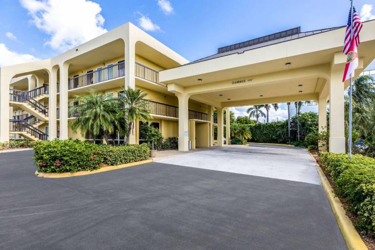 Quality Inn Palm Beach International Airport in West Palm Beach, FL