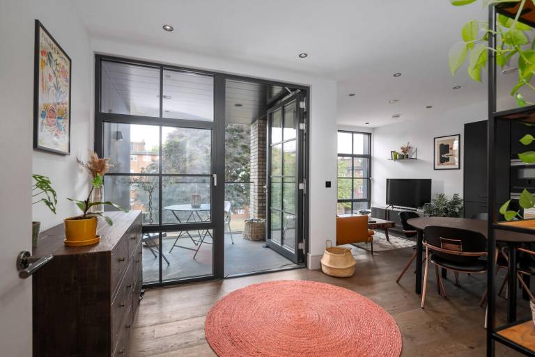 GuestReady Industrial Flat near Shoreditch Park