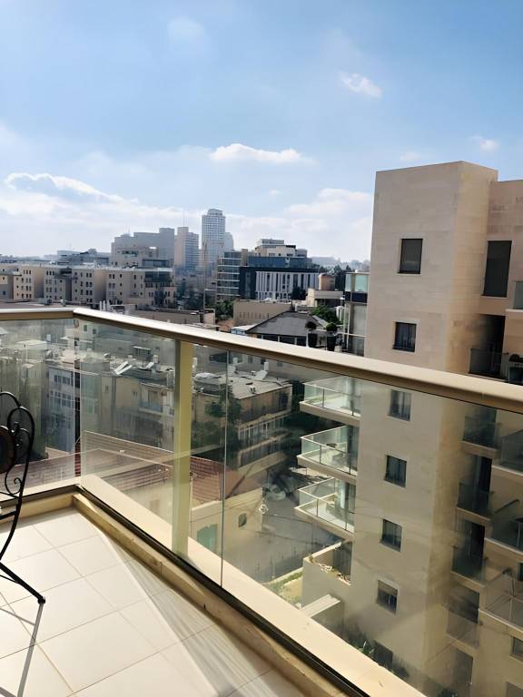 Mini Penthouse in city center free parking — photo 5