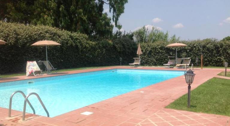 Vacation home with pool — photo 5