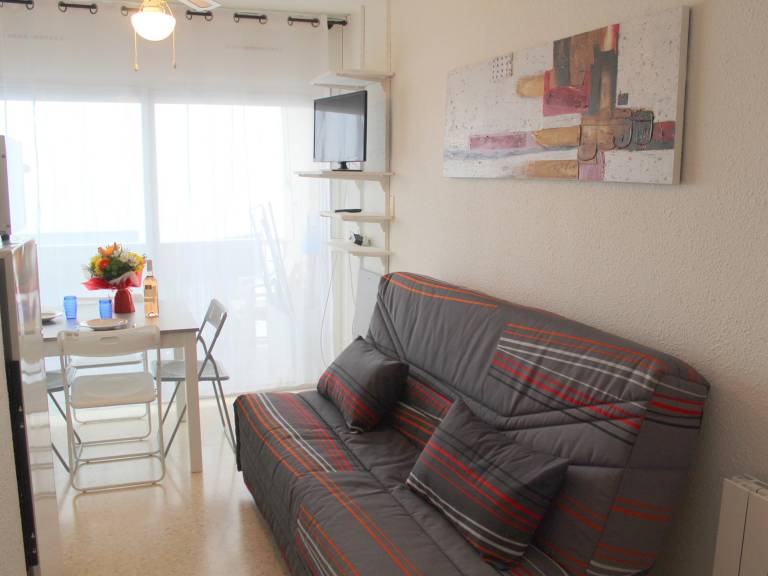 Studio with 1 room for 3 persons — photo 3