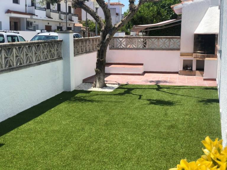 Villa with barbeque, pool & garden — photo 4